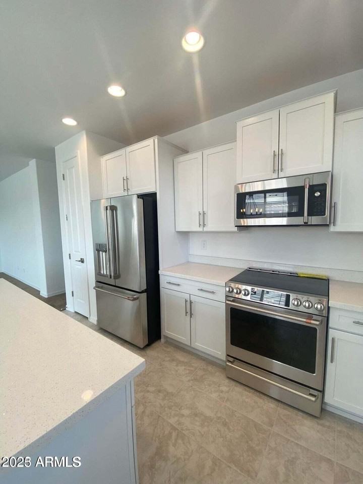 14204 W Honeysuckle Dr - Photo 6 of 30