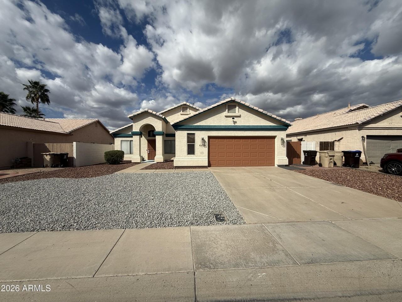 8136 W Laurel Ln - Photo 2 of 29