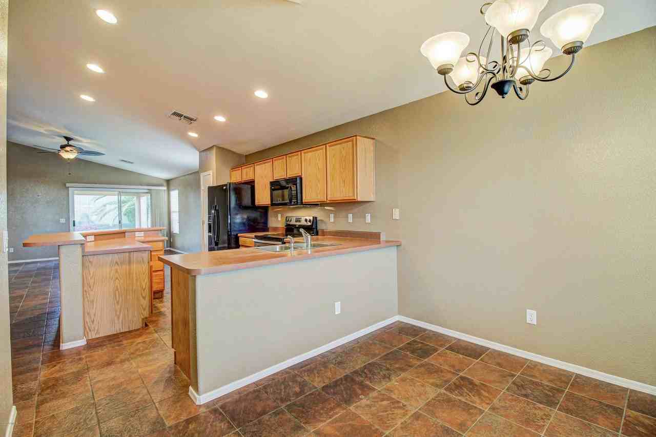 8478 W Monona Ln - Photo 6 of 22