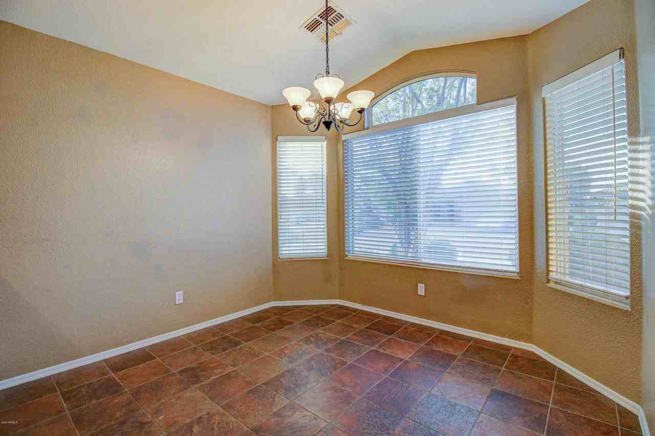 8478 W Monona Ln - Photo 7 of 22