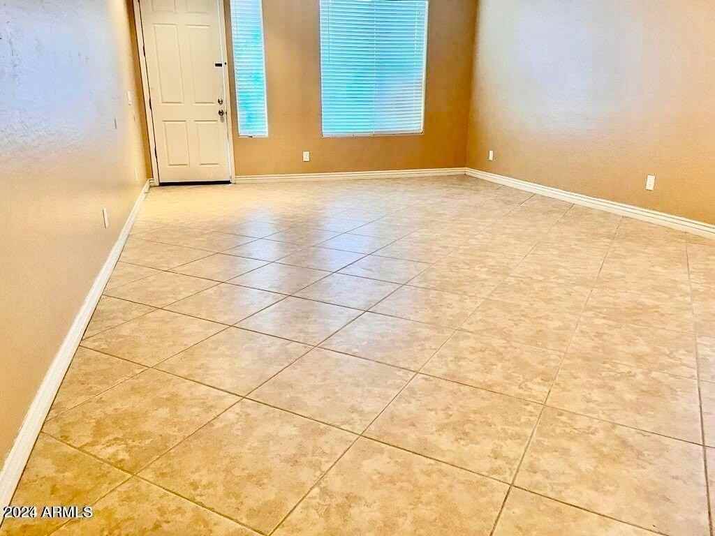 4543 E Gleneagle Dr - Photo 5 of 22