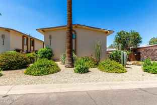 4848 N Woodmere Fairway Apt 15 - Photo 1 of 1