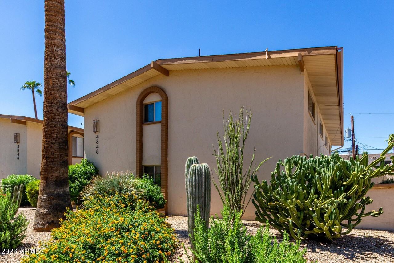 4848 N Woodmere Fairway Apt 15 - Photo 6 of 38