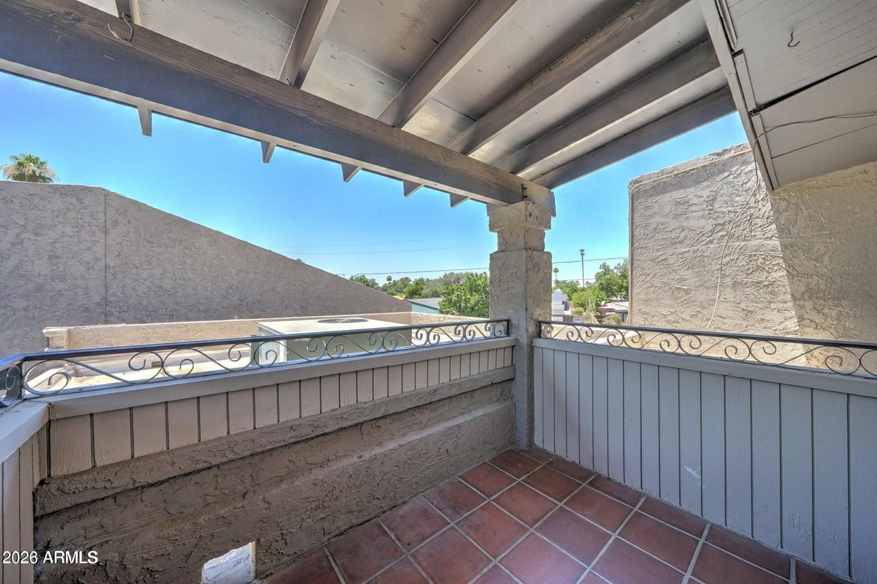 616 E Manzanita Pl - Photo 4 of 30