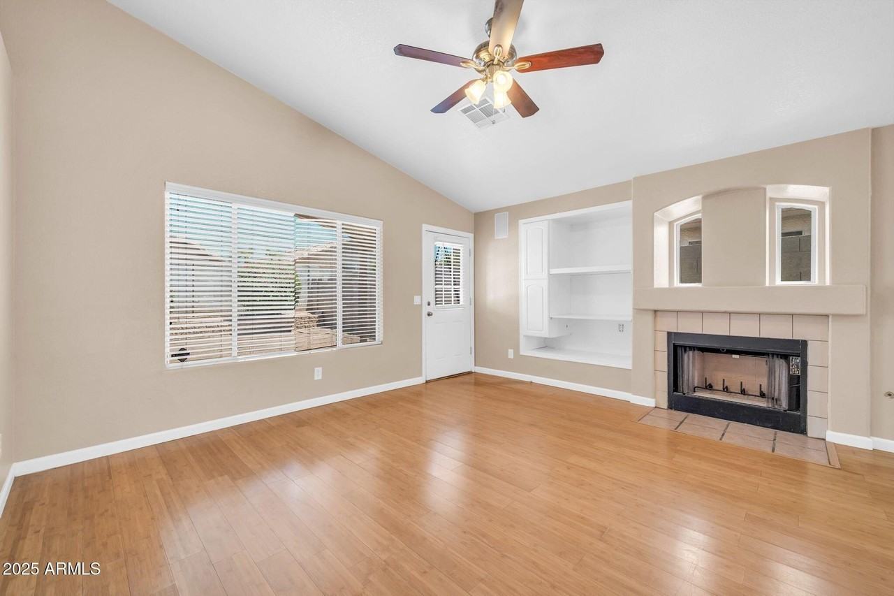 8544 W Cherry Hills Dr - Photo 6 of 40