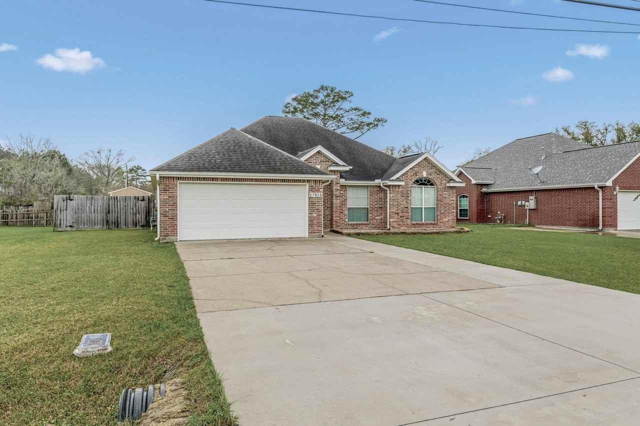 17815 Nonie Ln - Photo 3 of 34