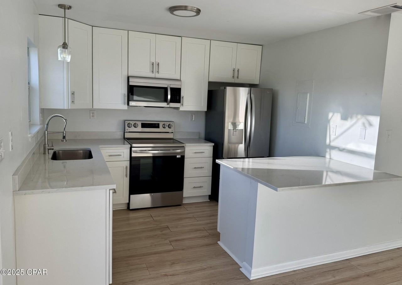 8003 Beach Dr Unit A - Photo 2 of 25