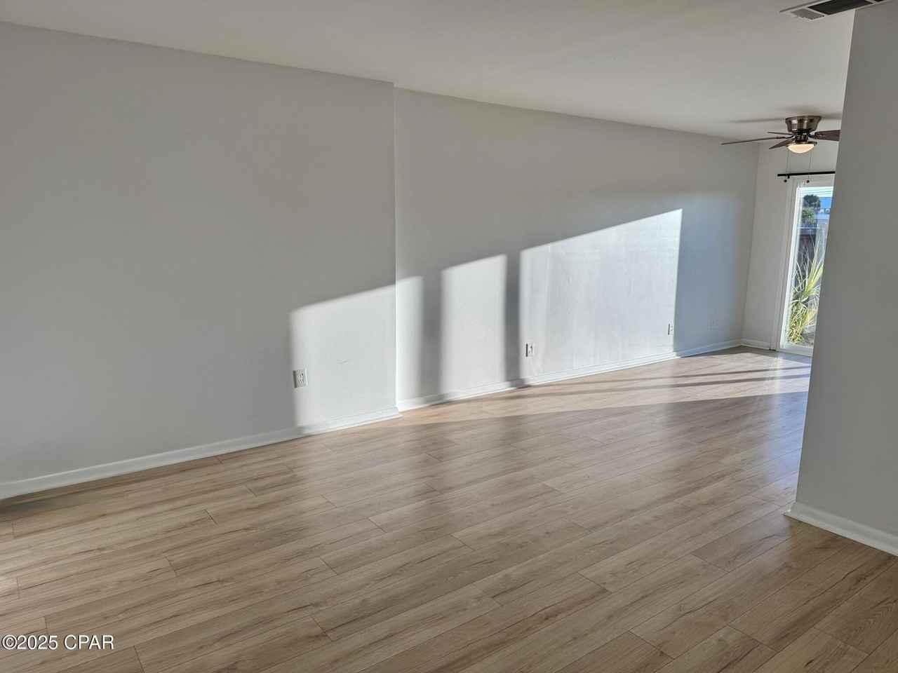 8003 Beach Dr Unit A - Photo 5 of 25