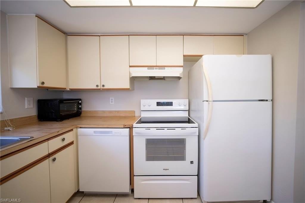 3706 Se 10th Ave Apt 2 - Photo 5 of 20