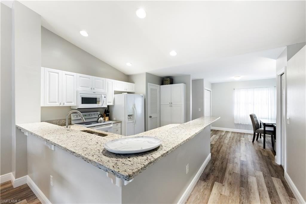 5455 Worthington Ln Apt 202 - Photo 3 of 32