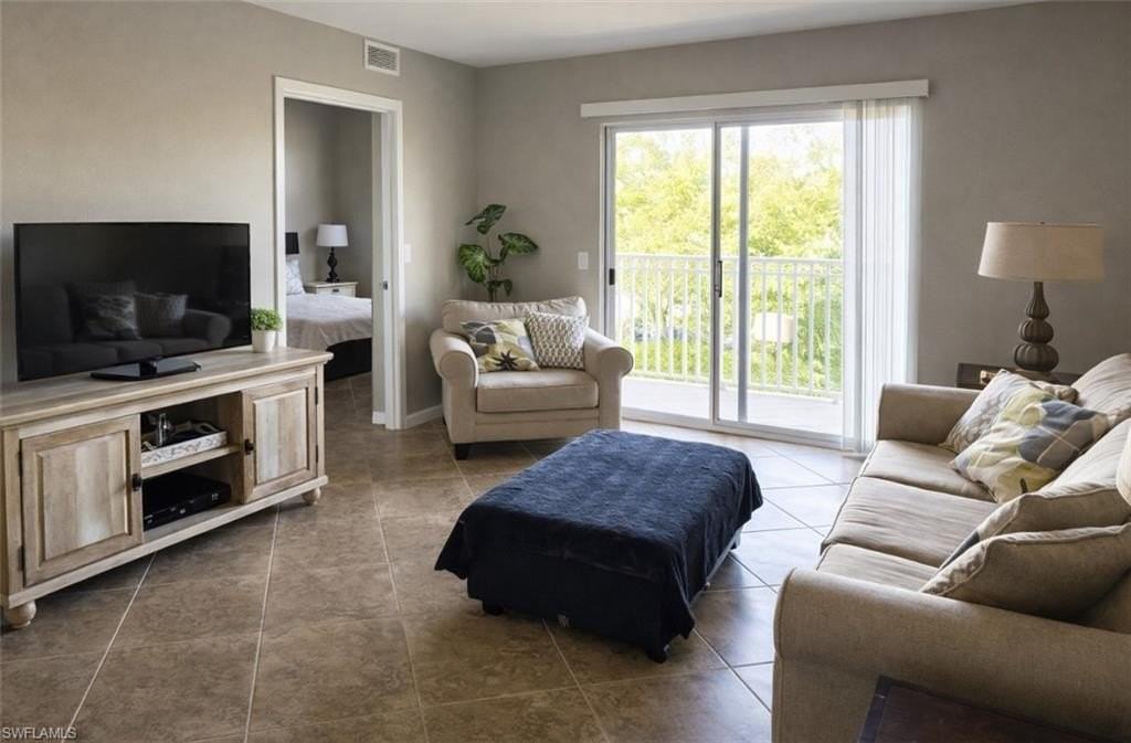 15625 Ocean Walk Cir Apt 303 - Photo 4 of 16