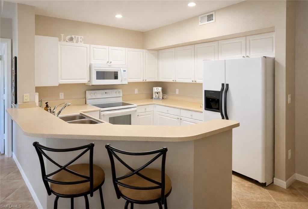 15625 Ocean Walk Cir Apt 303 - Photo 5 of 16