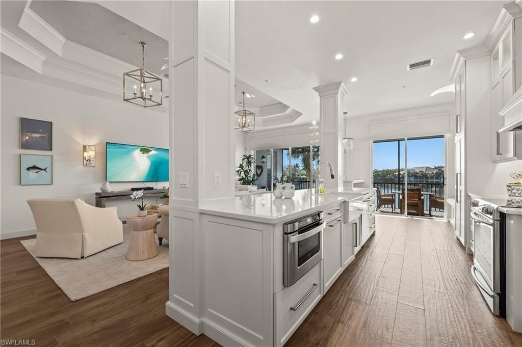 10005 Valiant Ct Apt 202 - Photo 6 of 49