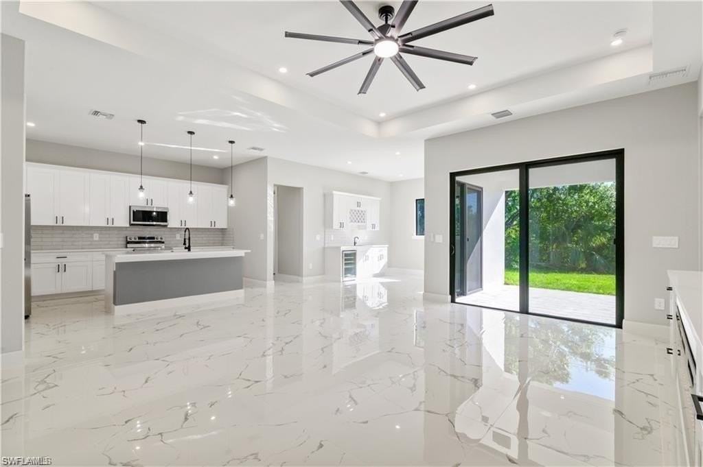 1561 Nw 26th Pl - Photo 5 of 27