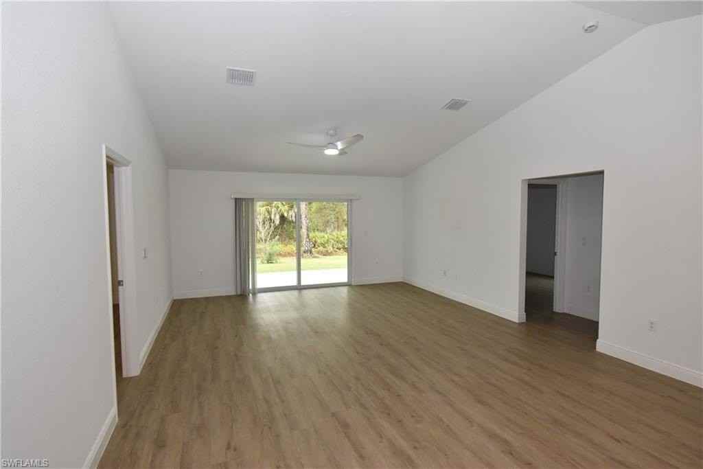 4553 Midland St - Photo 5 of 27