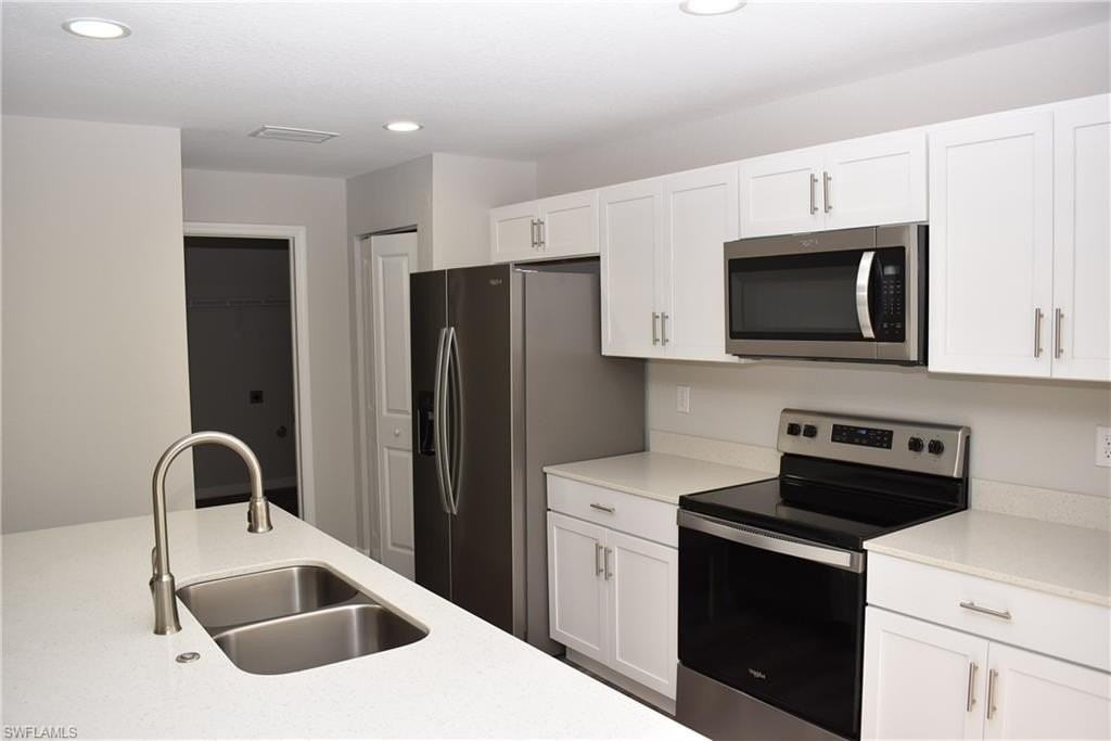 2295 Saturday St - Photo 2 of 20