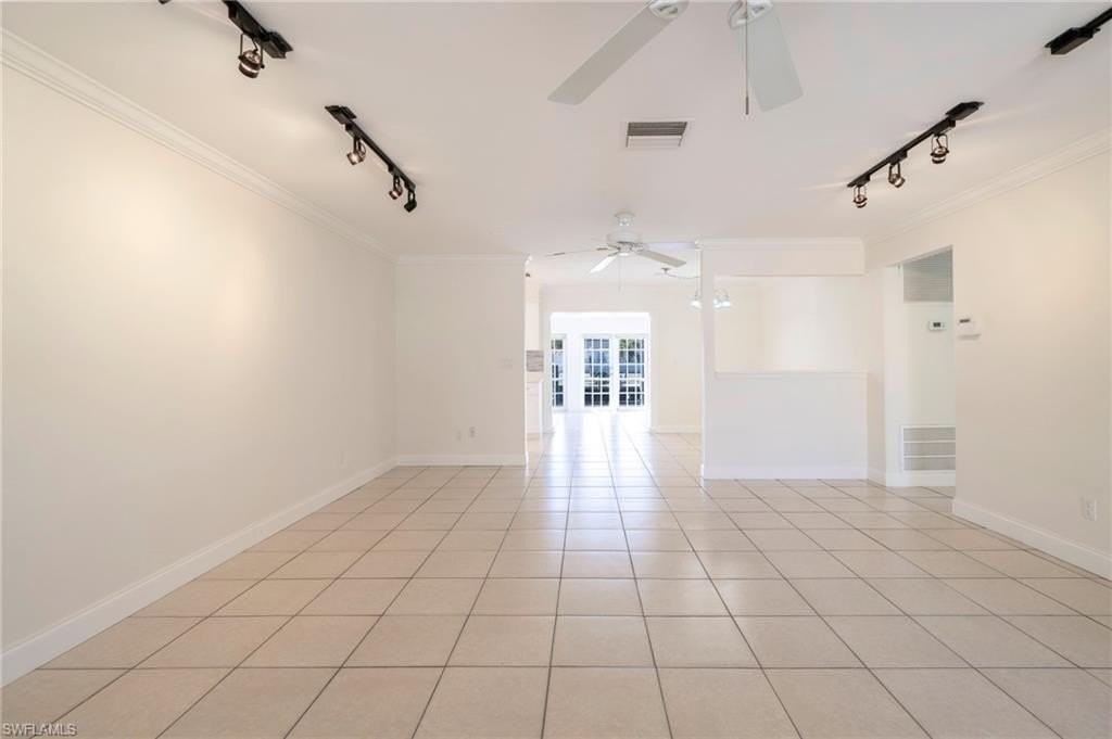 4916 Viceroy St Apt B - Photo 5 of 34