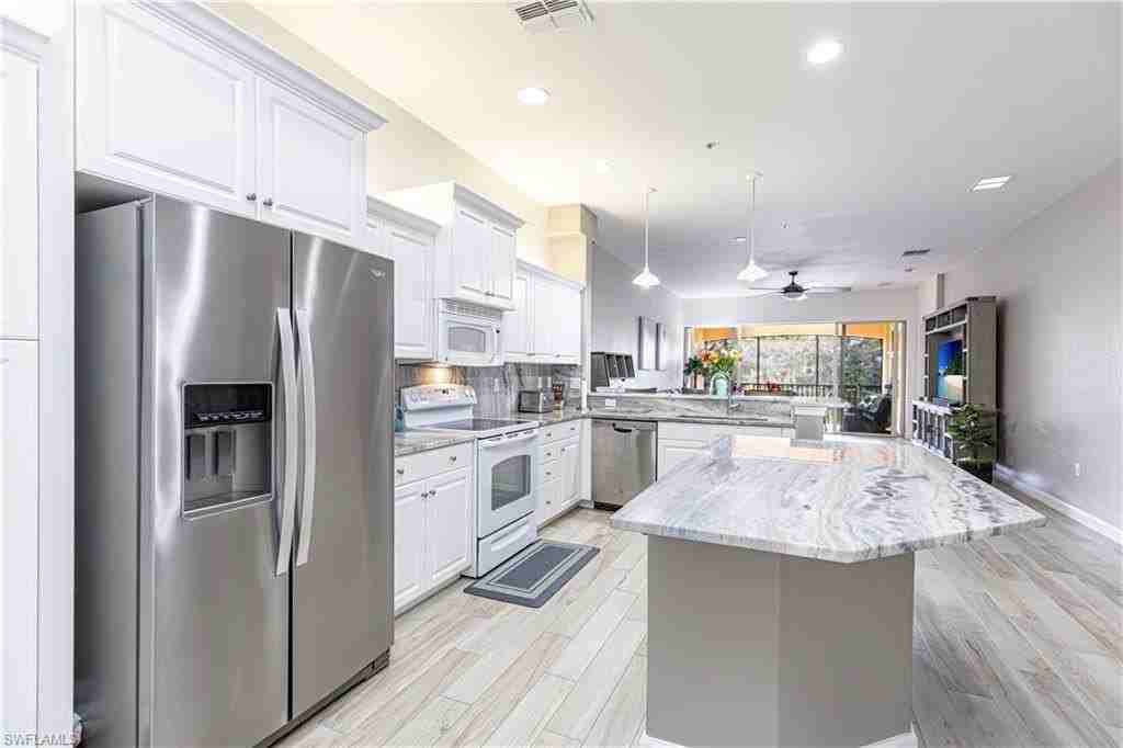 8641 Piazza Del Lago Cir Unit 203 - Photo 3 of 25