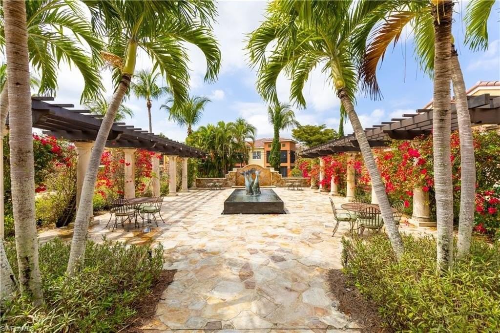 8641 Piazza Del Lago Cir Unit 203 - Photo 4 of 25