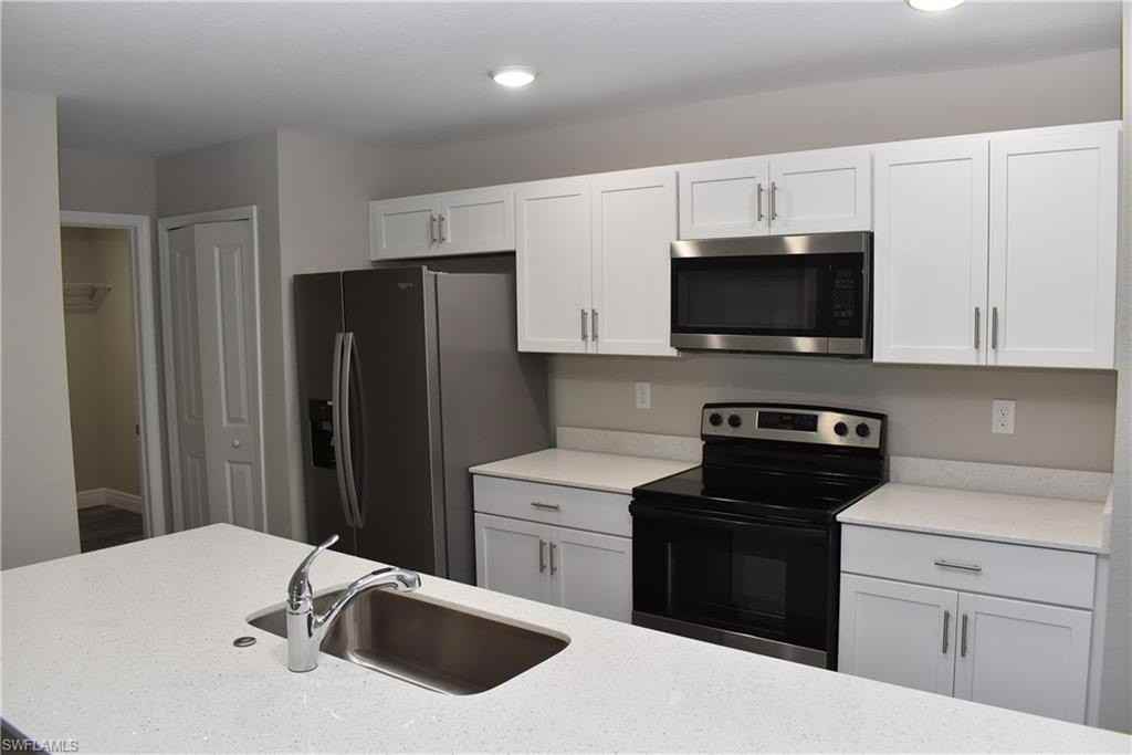 20217 Renwick Ave - Photo 2 of 26