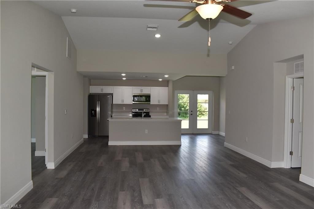 20217 Renwick Ave - Photo 5 of 26