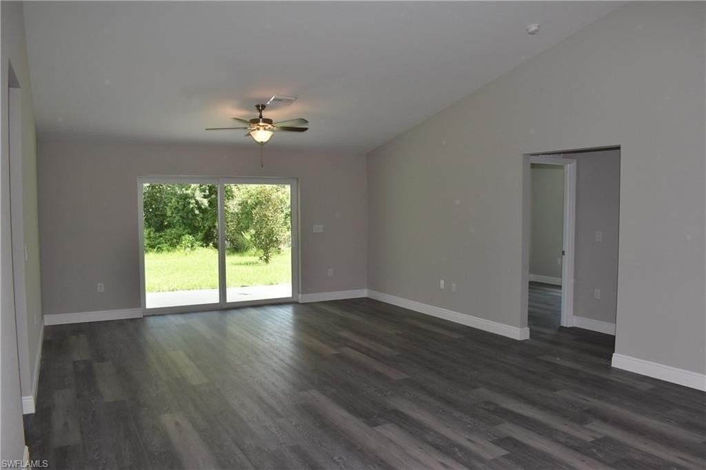 20217 Renwick Ave - Photo 6 of 26