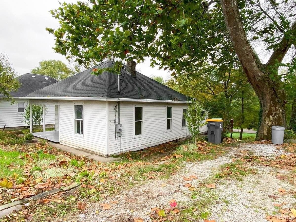 1003 W 11th St - Photo 2 of 25