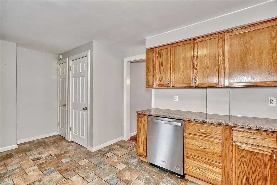 78 Kimbark Rd - Photo 6 of 27