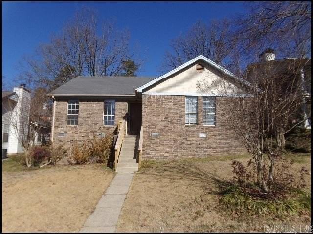 8 Forest Cir - Photo 2 of 23