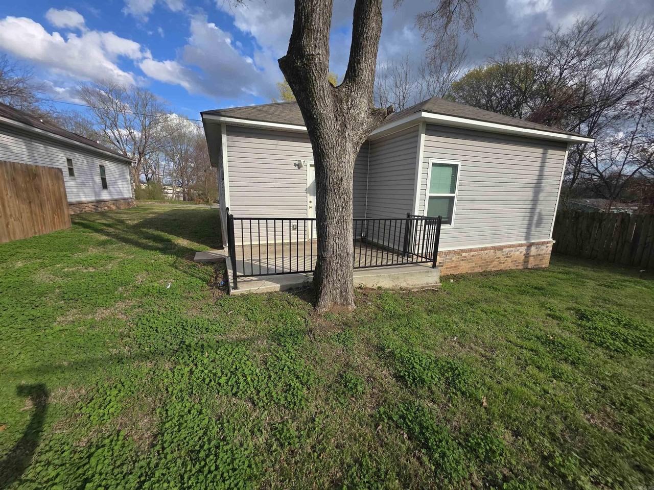 3122 Main St - Photo 3 of 21