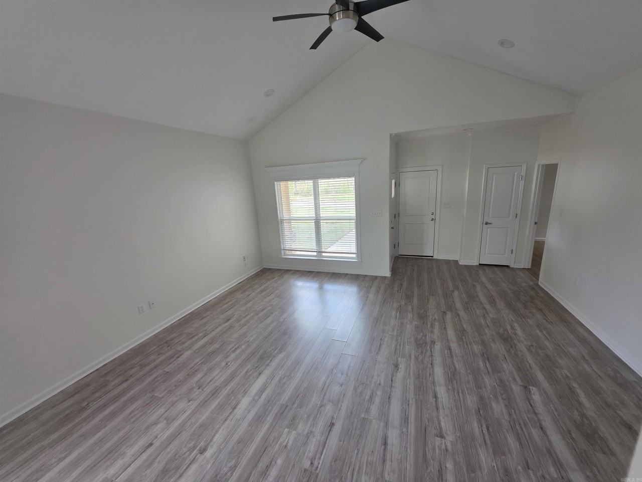 3122 Main St - Photo 4 of 21