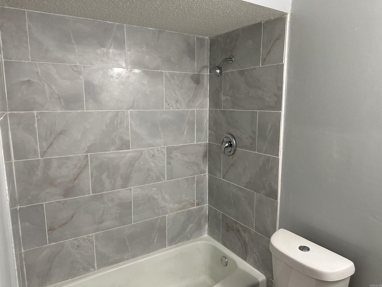 9923 Whispering Pine Dr - Photo 3 of 17