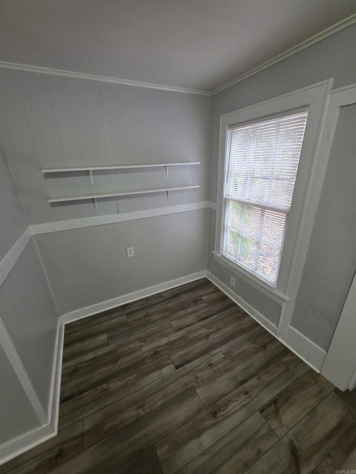 1411 Parker St - Photo 6 of 12