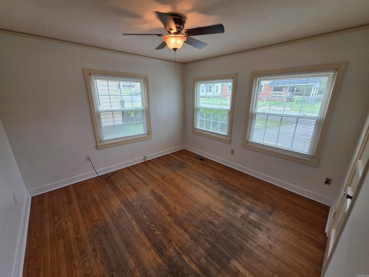 1700 W 19th St - Photo 6 of 12