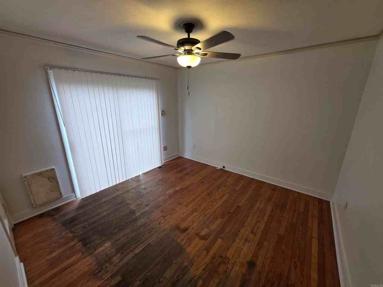 1700 W 19th St - Photo 7 of 12