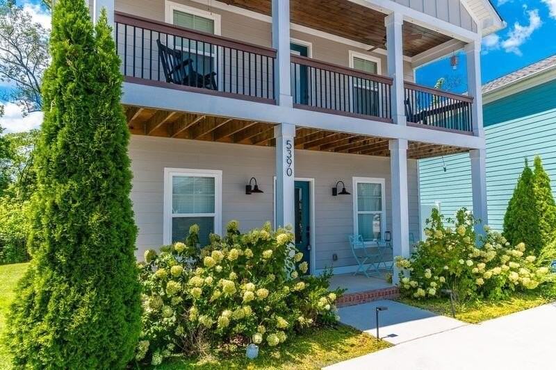 5390 Reneau Way - Photo 3 of 35