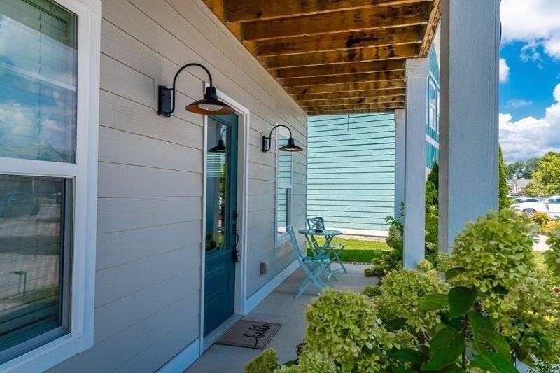 5390 Reneau Way - Photo 4 of 35