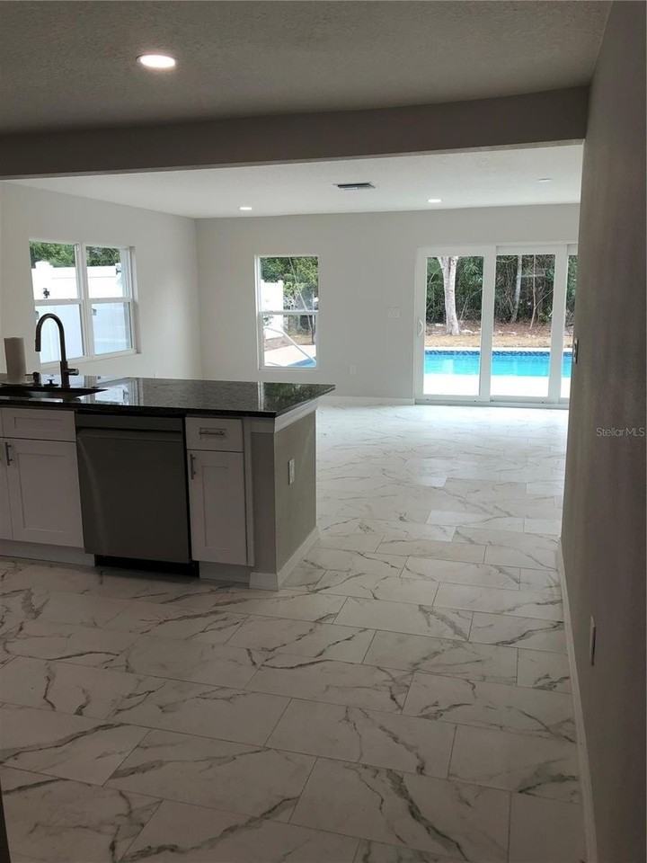 345 Parkland Ave - Photo 3 of 25