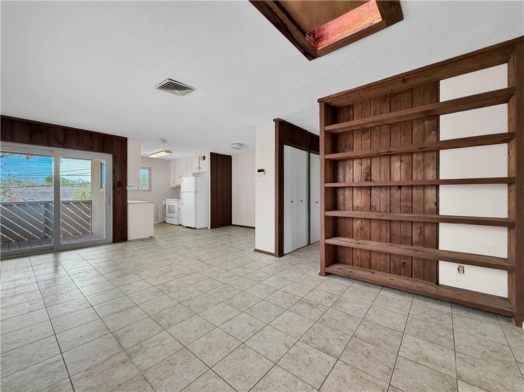 3450 S Alameda St - Photo 4 of 16