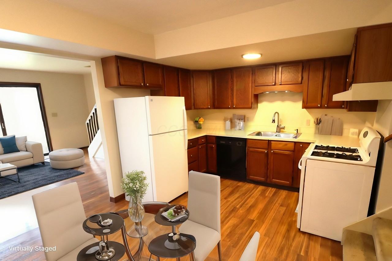 309 Lake St - Photo 3 of 24