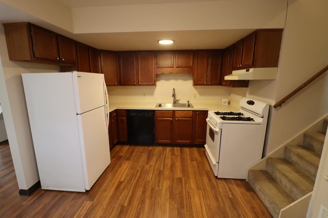 309 Lake St - Photo 7 of 24