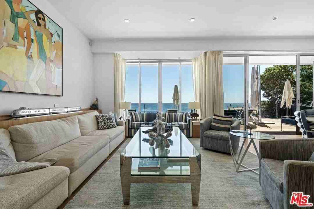 24380 Malibu Rd - Photo 3 of 49