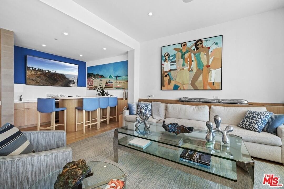 24380 Malibu Rd - Photo 6 of 49