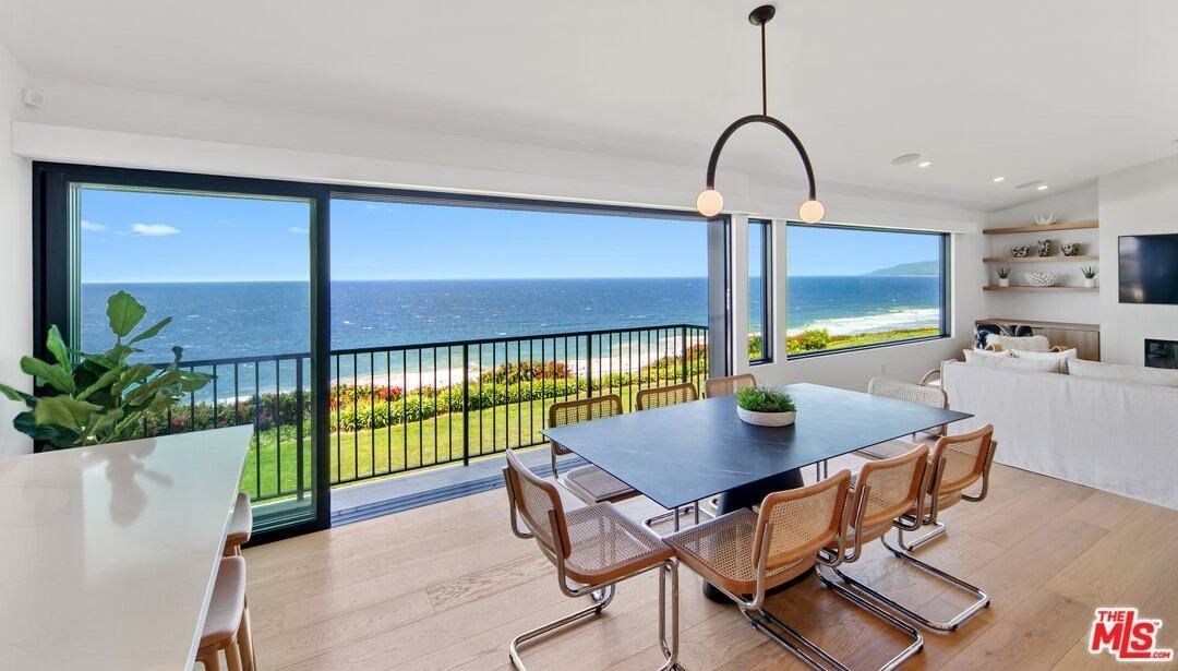 6813 Shearwater Ln - Photo 4 of 31