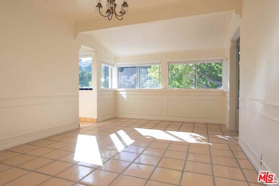 2401 Meadow Valley Ter - Photo 3 of 37