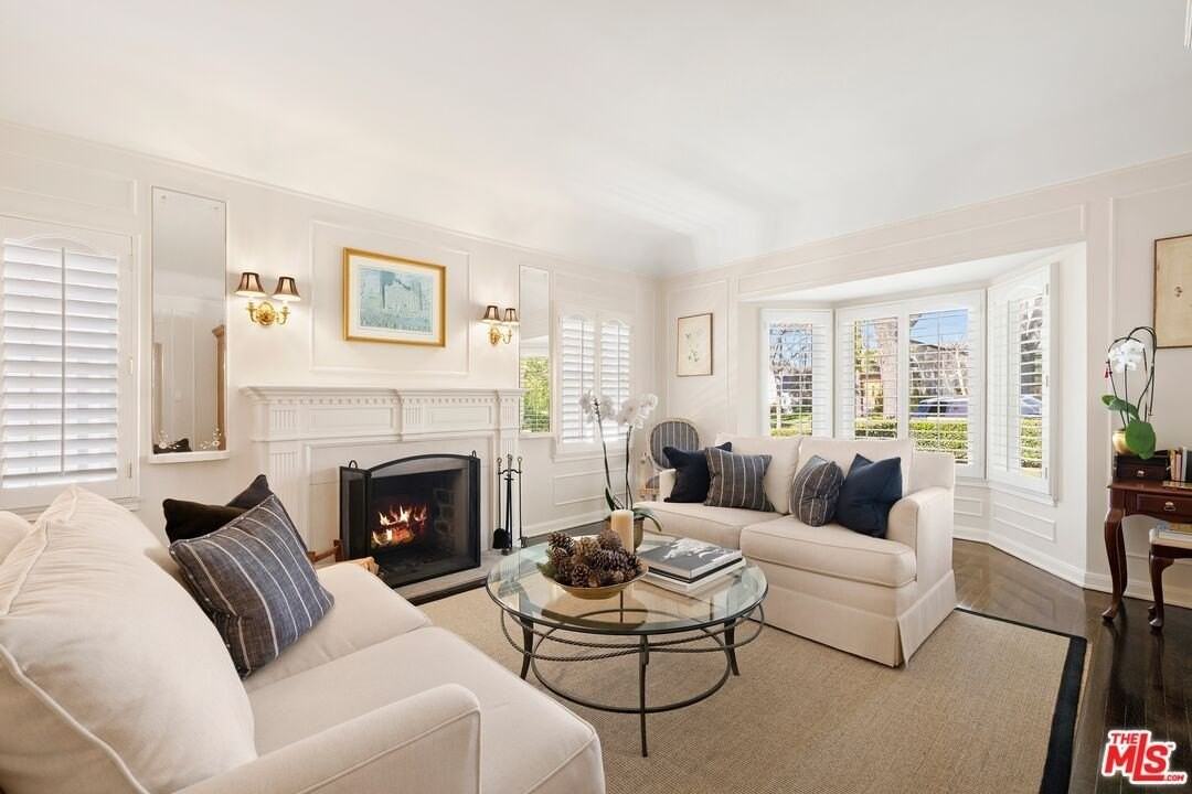 2818 Washington Ave - Photo 2 of 19