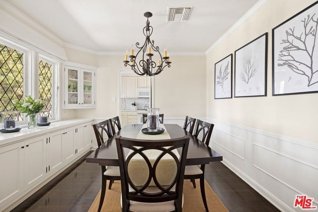 2818 Washington Ave - Photo 5 of 19