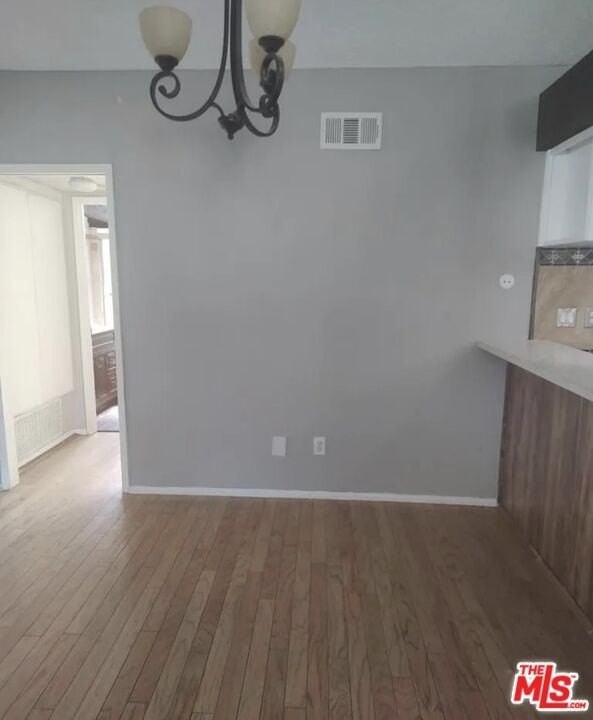 18433 Hatteras St Unit 207 - Photo 6 of 10