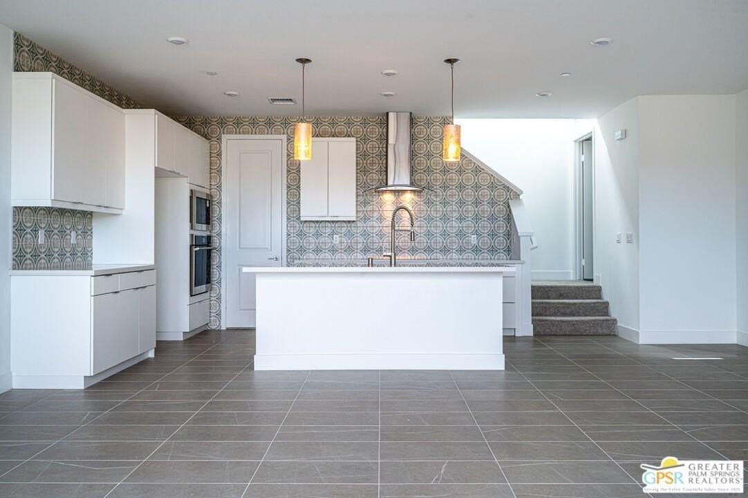 2651 Lavender Ln - Photo 7 of 45