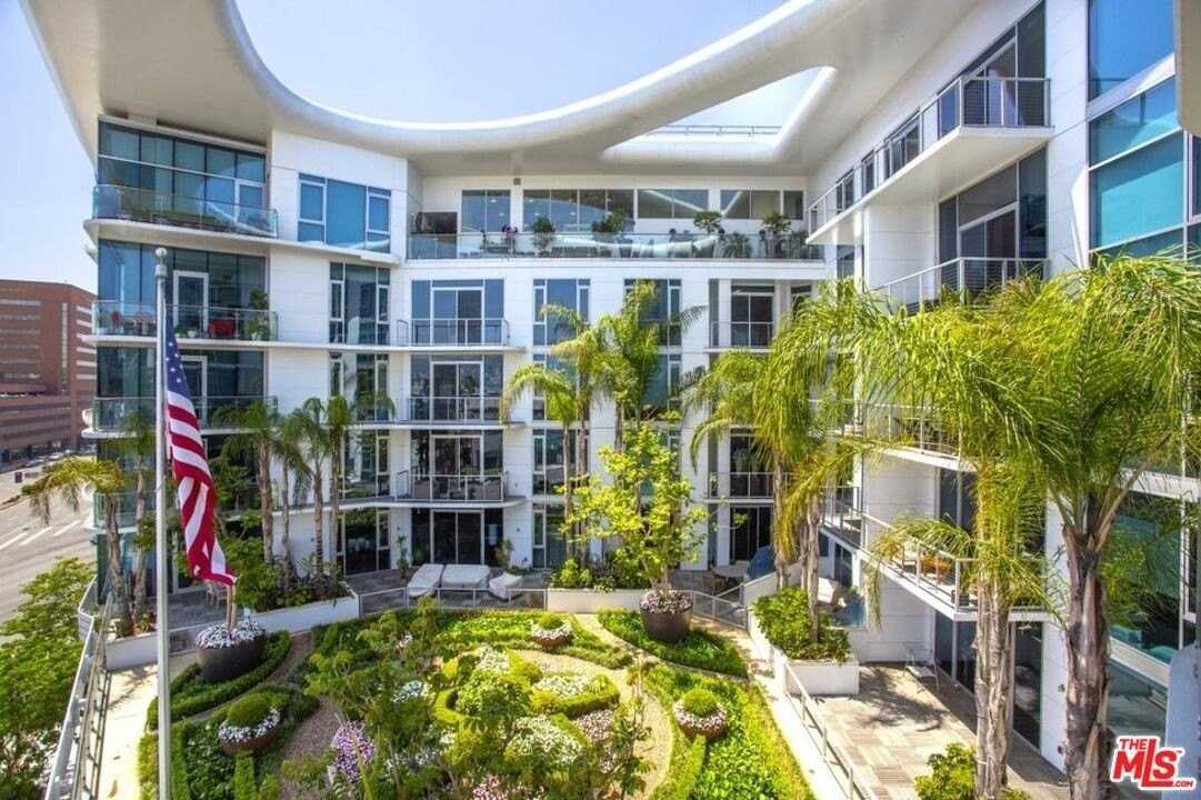 8500 Burton Way Apt 404 - Photo 5 of 40